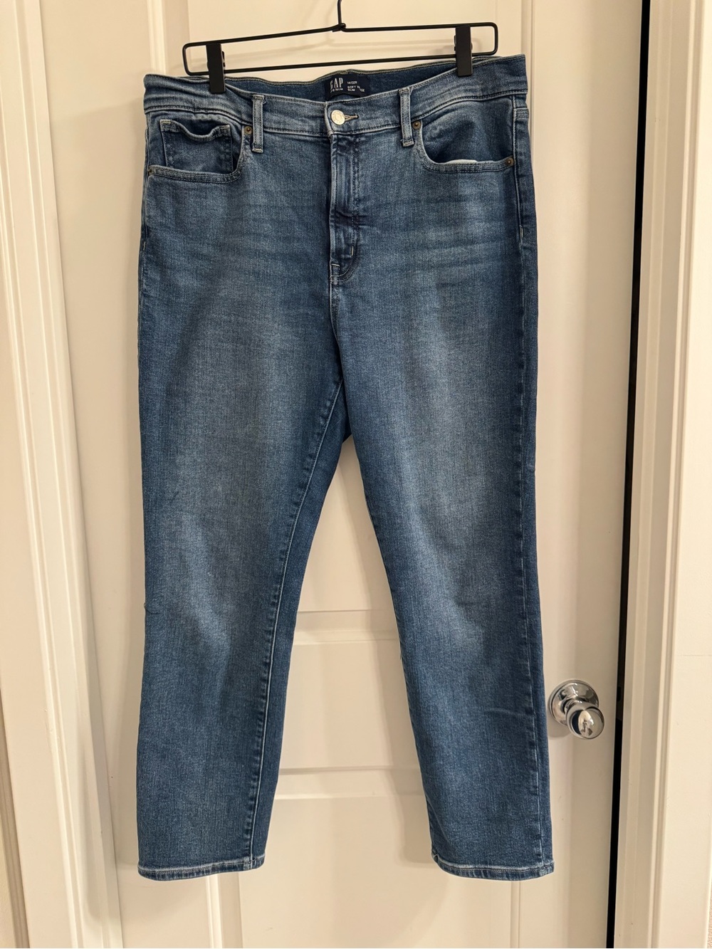GAP Women's Mid Blue Ankle Crop Straight Jeans